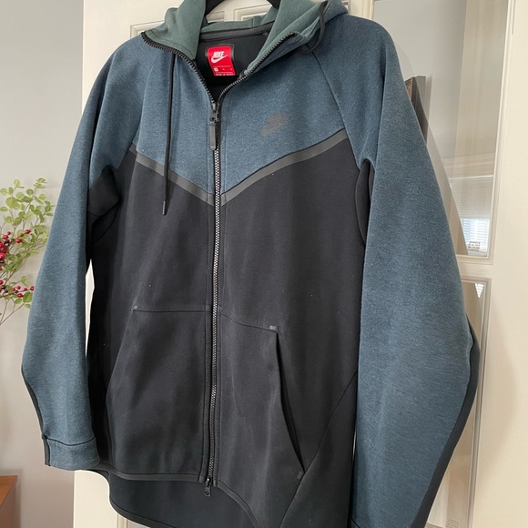 Nike Windrunner Hoodie - Picture 3 of 3